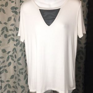 👚white RUE 21 T-shirt👚